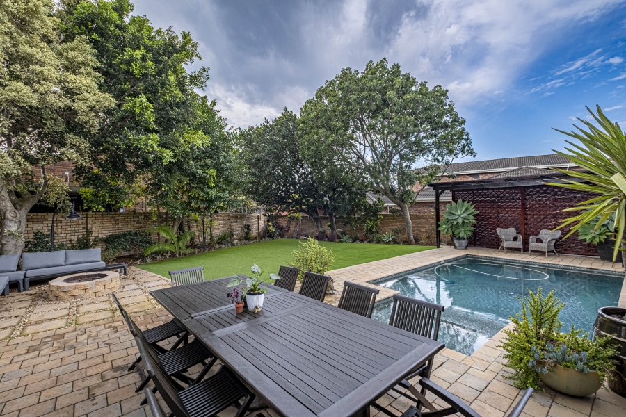 5 Bedroom Property for Sale in Summerstrand Eastern Cape